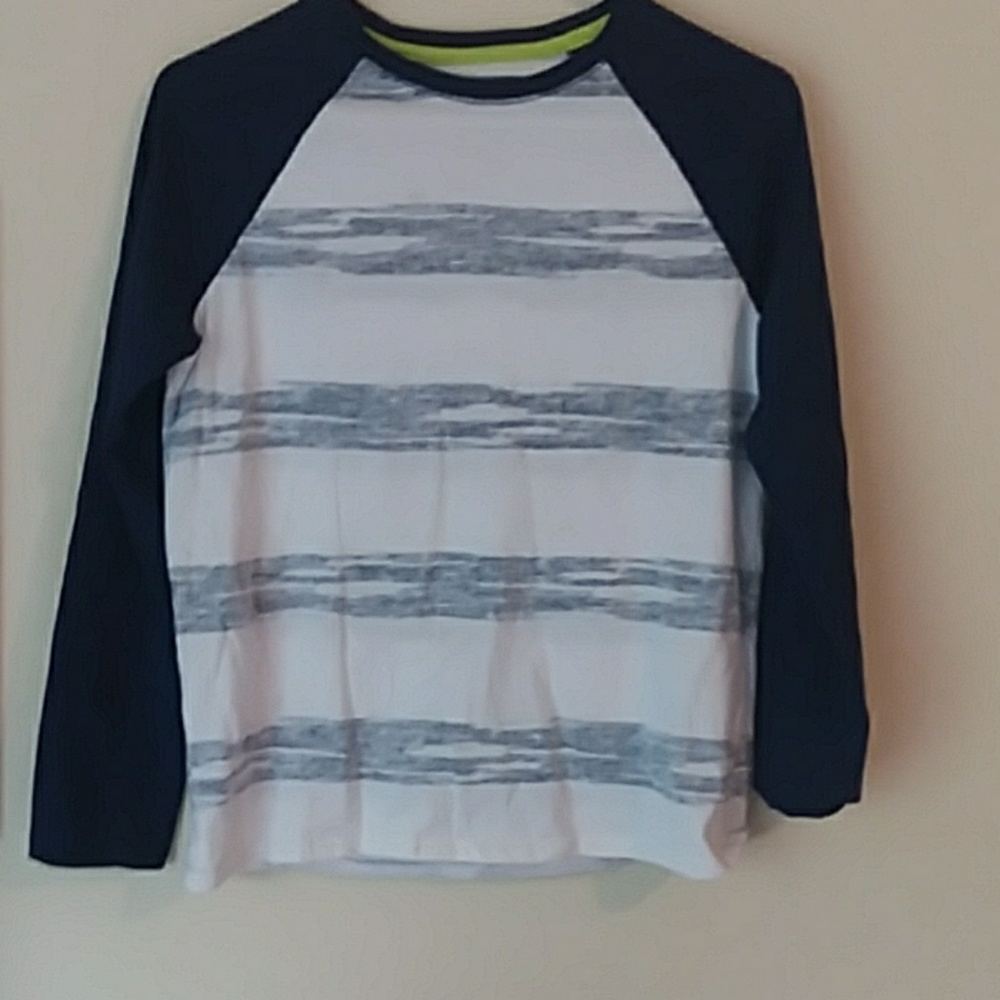 LARGE  Boys 10/12   L large NEW